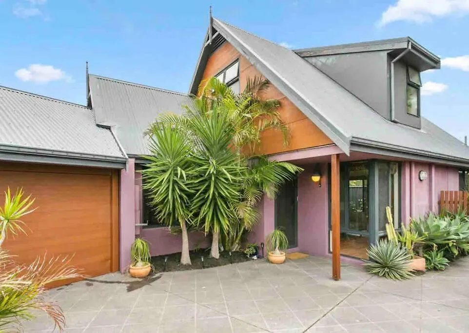 Holiday home Luxurious Hideaway Villa Perth